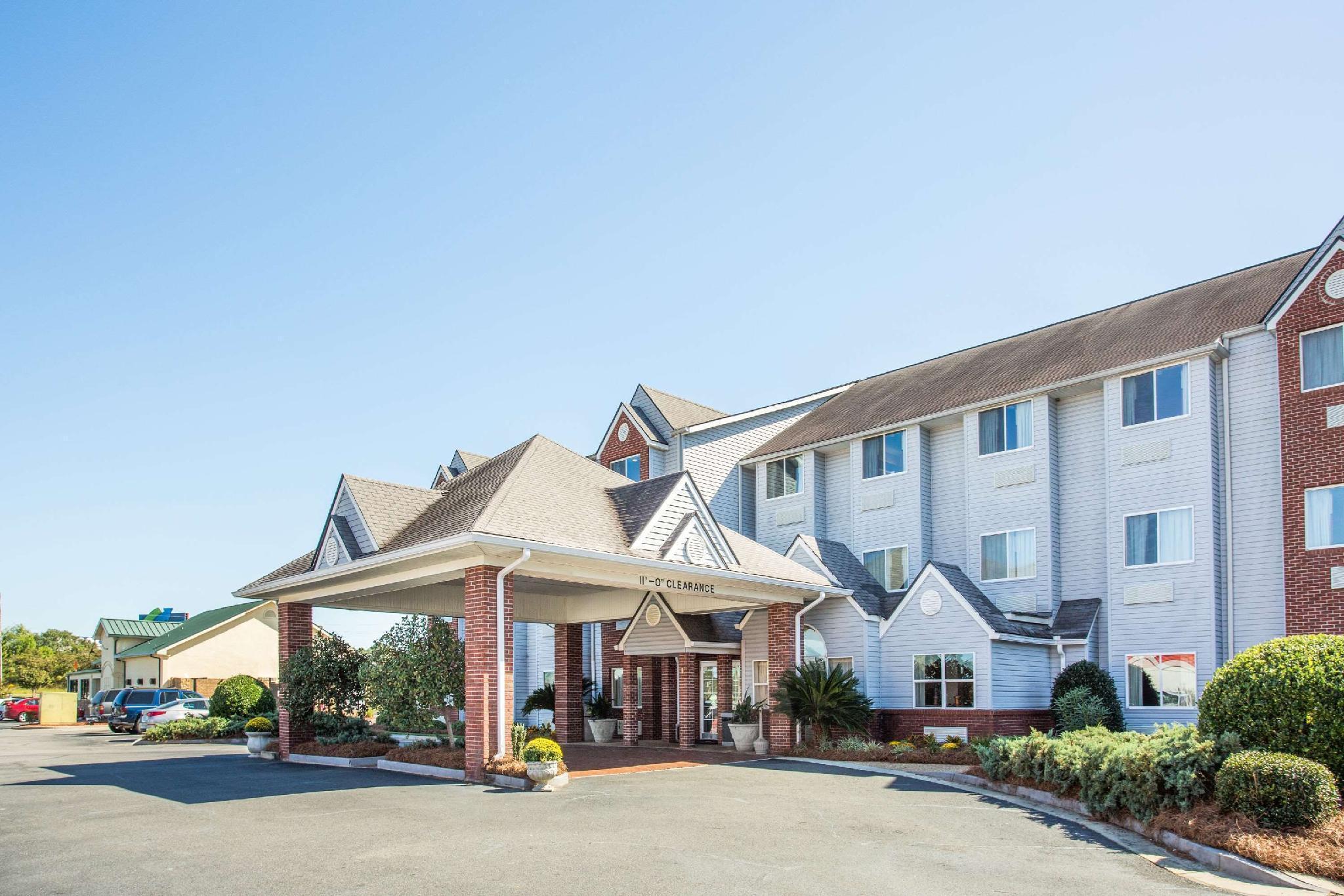 Microtel Inn & Suites By Wyndham Tifton Exterior photo
